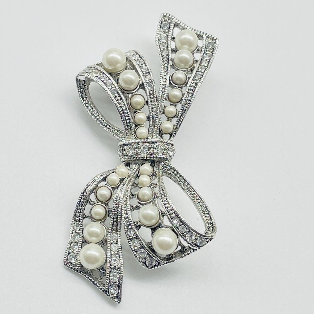 Vintage MONET Silver Tone Bow Brooch Faux Pearl Rhinestone Signed June Birthday - Picture 2 of 7